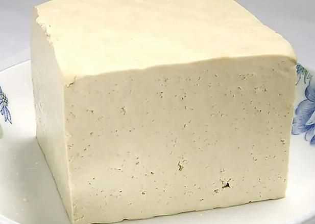 黑豆腐是用什么做成的