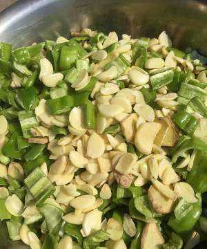 怎樣做腌黃瓜好吃又簡單,怎么腌黃瓜比較好吃又脆視頻圖3