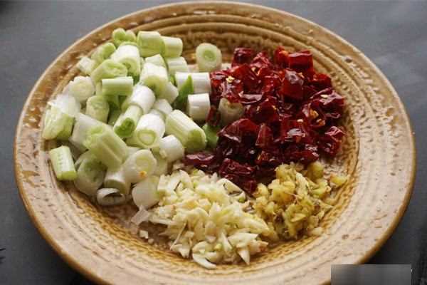 怎么炒雞丁好吃,雞丁怎么做好吃簡單的家常的圖8