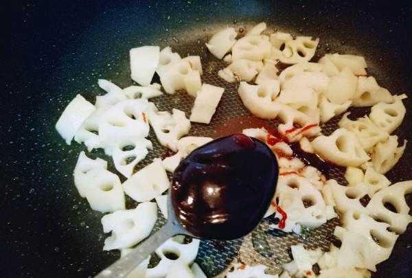 藕丁怎么炒好吃,怎樣炒藕丁好吃又簡單視頻圖8