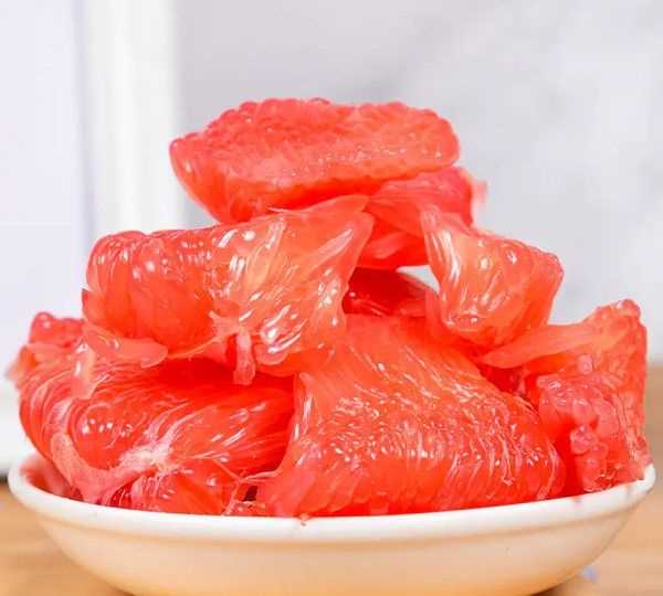 柚子里面長黃膠能吃,紅心柚是秋天常見的水果之一嗎圖1