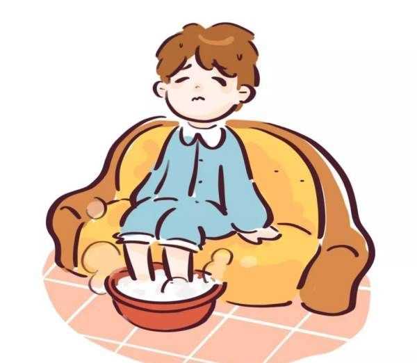 鹽水泡腳的危害,鹽水泡腳對(duì)身體的好處以及壞處都有哪些呢圖9