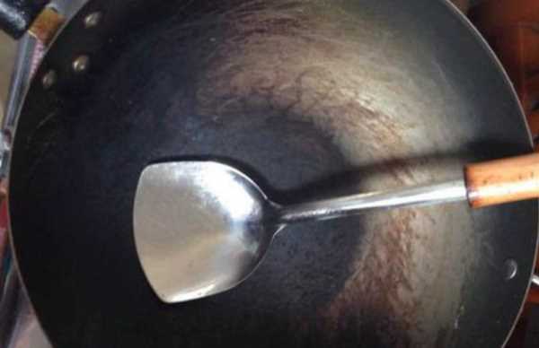 去鍋底黑垢偏方,鍋內(nèi)的黑垢怎樣去除 妙方圖1