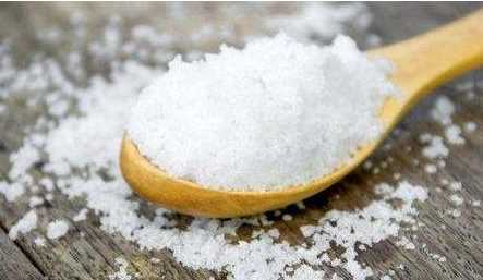 白色衣服發(fā)黃了怎么可以洗白,白衣服放時間長變黃怎么辦圖4