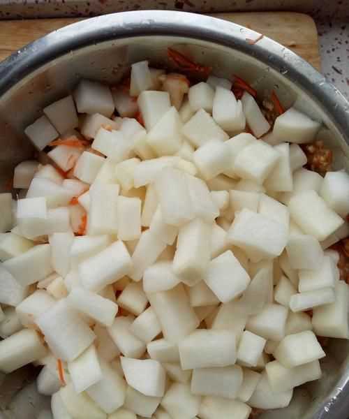 韓國(guó)紫菜包飯中的黃蘿卜是怎么做的呢