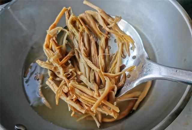 炒包菜絲怎么做好吃，口感極佳的清炒包菜絲怎么做好吃又簡單？圖6