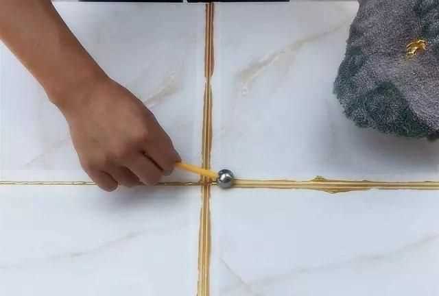 美縫劑粘在手上怎么去掉