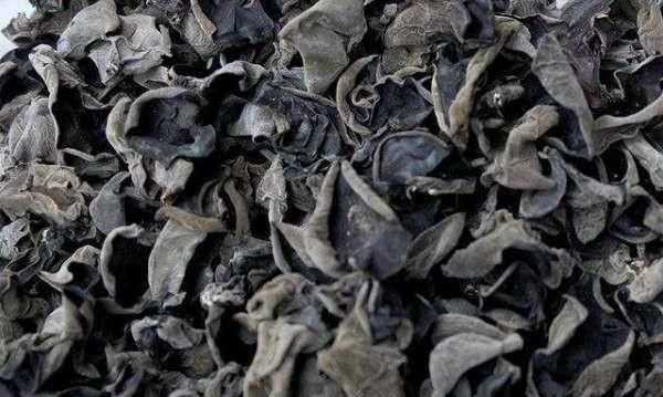 吃了過期的干木耳怎么辦，干木耳保質(zhì)期多久？圖1