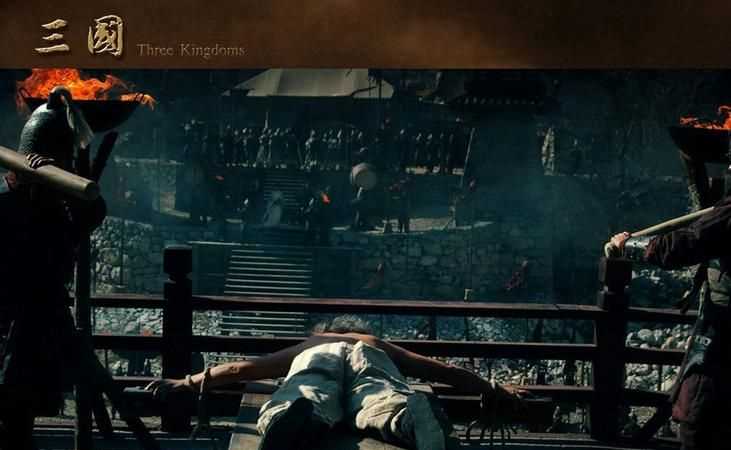 周瑜打了黃蓋五十脊杖,表面上是因為什么,實際上是什么