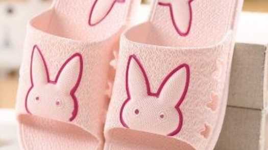 鞋底eva和pvc拖鞋哪個會臭腳,pvc拖鞋和eva拖鞋哪個不臭圖1