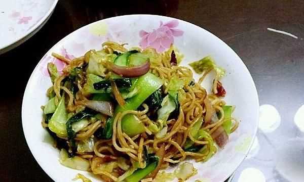 炒面怎么做簡(jiǎn)單又好吃視頻教程