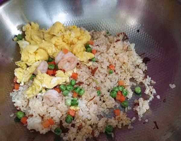 米飯?jiān)趺闯春贸?炒米飯?jiān)趺闯春贸杂趾唵螆D18