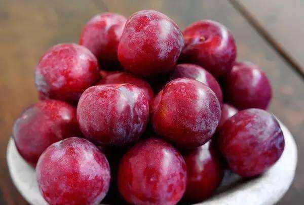 李子吃了對(duì)胃有影響,為什么多吃李子不好圖4