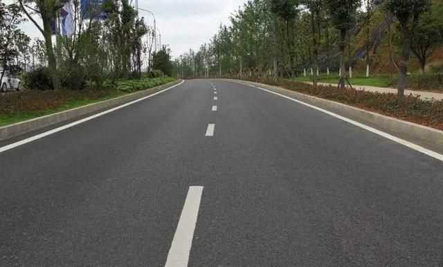 柏油馬路和瀝青馬路區(qū)別，柏油馬路和瀝青路有什么區(qū)別?。繄D4