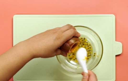 檸檬百香果汁怎么做,介紹下百香果檸檬水怎樣做好吃圖13