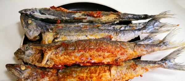 燉鯽魚能放料酒,燉魚時(shí)為了避免腥味圖4