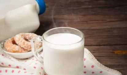 純牛奶冰了后有凝塊，是什么原因，壞掉了嗎