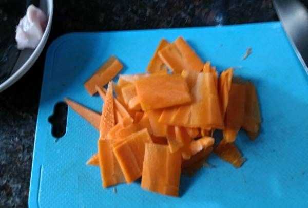 魚頭豆腐湯的做法,魚頭豆腐湯的做法家常做法圖2