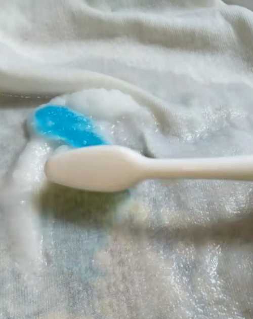 衣服上的水晶泥干了怎么去除,衣服上的水晶泥干了怎么去除小竅門圖11