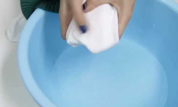 衣服上的水晶泥干了怎么去除,衣服上的水晶泥干了怎么去除小竅門圖16