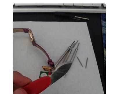 手表怎么換電池，4個鍵的電子手表怎么換電池？圖5