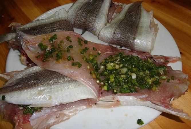 香辣金絲龍魚怎么做好吃呢視頻