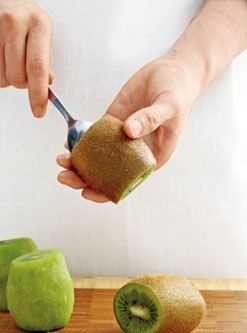 獼猴桃放軟了一股酒味，是含酒精嗎可以吃嗎