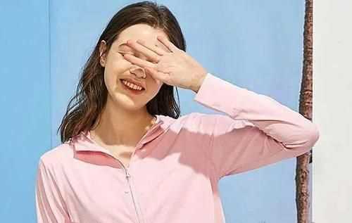 冬天穿裙子總是有靜電貼身上怎么辦