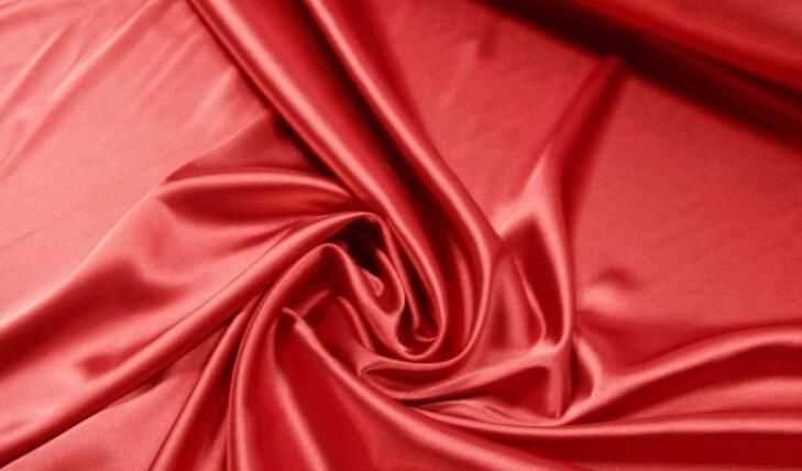 用絲綢和皮毛分別摩擦過的玻璃棒和橡膠棒為什么帶不同的電荷