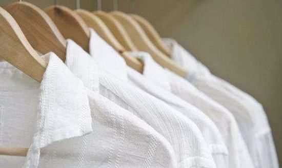 84能漂白衣服泛黃的地方,白衣服發(fā)黃用84消毒液洗不掉圖2