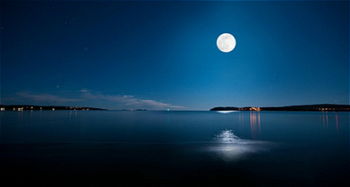 關(guān)于描寫中秋節(jié)月亮的詩句古詩