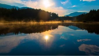 關(guān)于湖面晨曦詩句