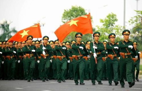 關于贊賞軍人的詩句