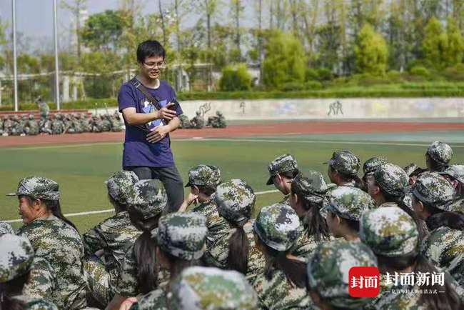 關(guān)于軍訓(xùn)老師作文開頭結(jié)尾怎么寫