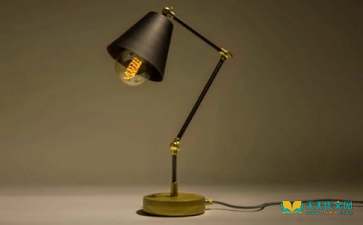 關于臺燈說明文作文(關于臺燈說明文作文)