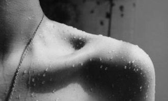 關(guān)于老師肩膀的作文開(kāi)頭