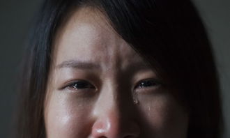 面對我流淚了作文開頭