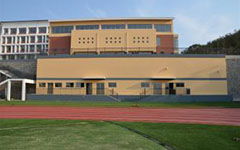 有關(guān)來(lái)到新校園的作文