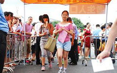 校園門口作文100