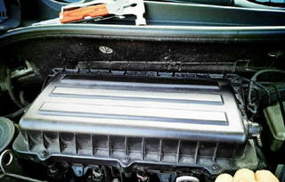 更換汽車(chē)空氣濾清器的注意事項(xiàng)