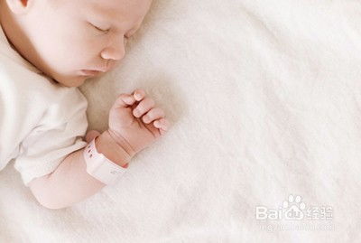 新生兒注意事項及護理,新生兒洗澡注意事項,新生兒對燈光的注意事項