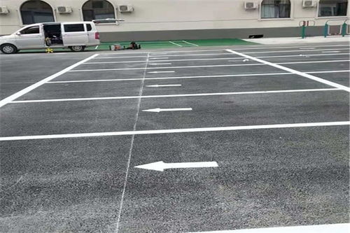 鋪設(shè)瀝青路面注意事項