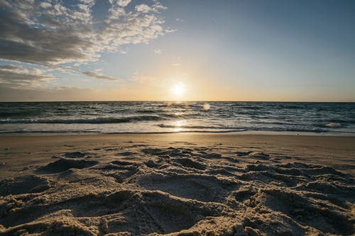 朋友領(lǐng)結(jié)婚證后的祝福語