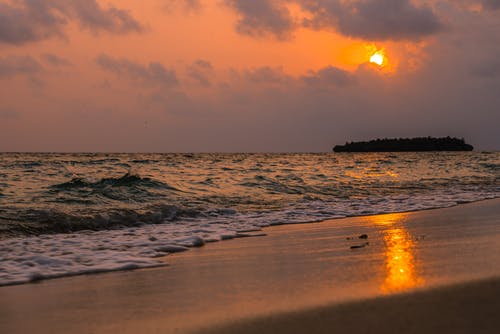 關(guān)于古詩(shī)伴我成長(zhǎng)作文匯編六篇