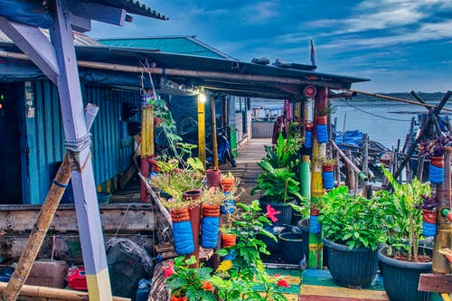 關(guān)于雙調(diào)·水仙子·譏時的注釋