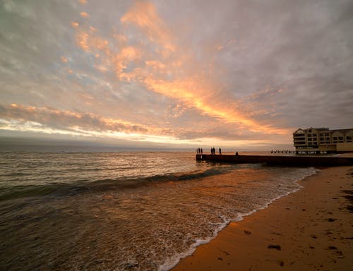 2020年五四青年節(jié)詩(shī)歌朗誦3篇