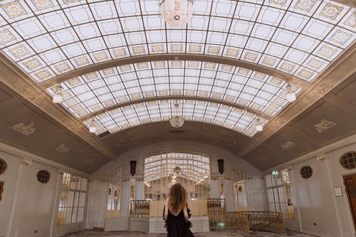 已完結(jié)情不醉人人自醉小說紀(jì)初安唐石謙在線閱讀